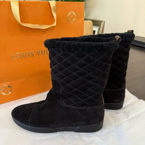 Louis Vuitton Black Quilted Women's Boots - Picture 3 of 13